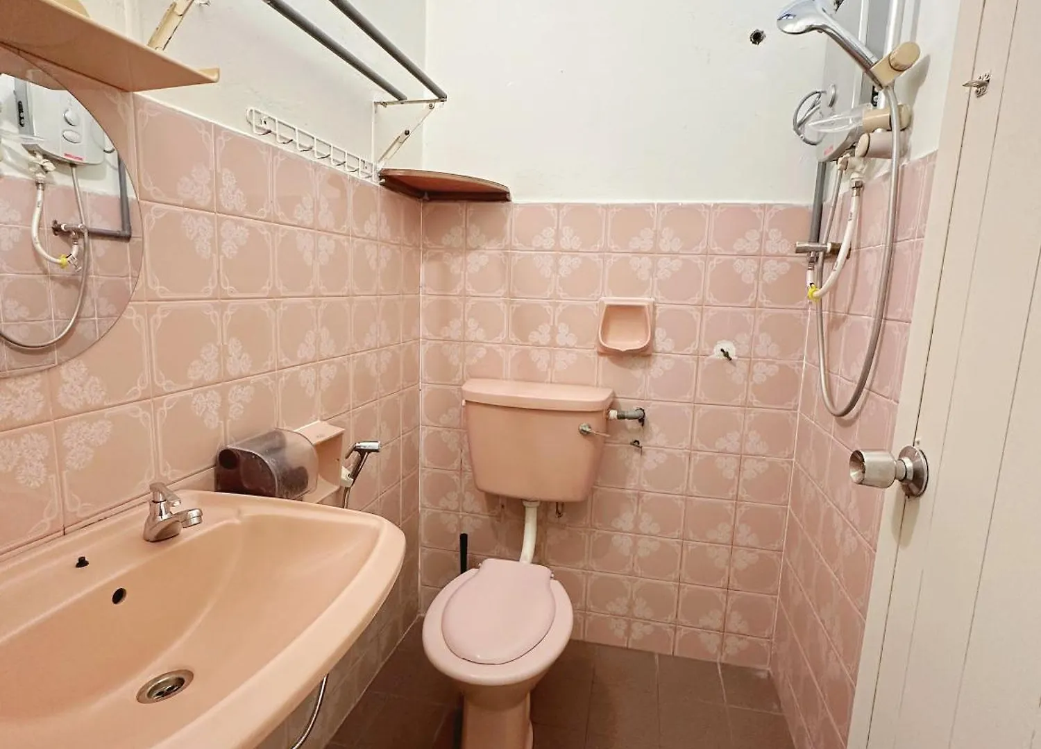 Cheap! New, 1-7 Pax Pj Town Area, Easy Parking Villa Petaling Jaya 0*,