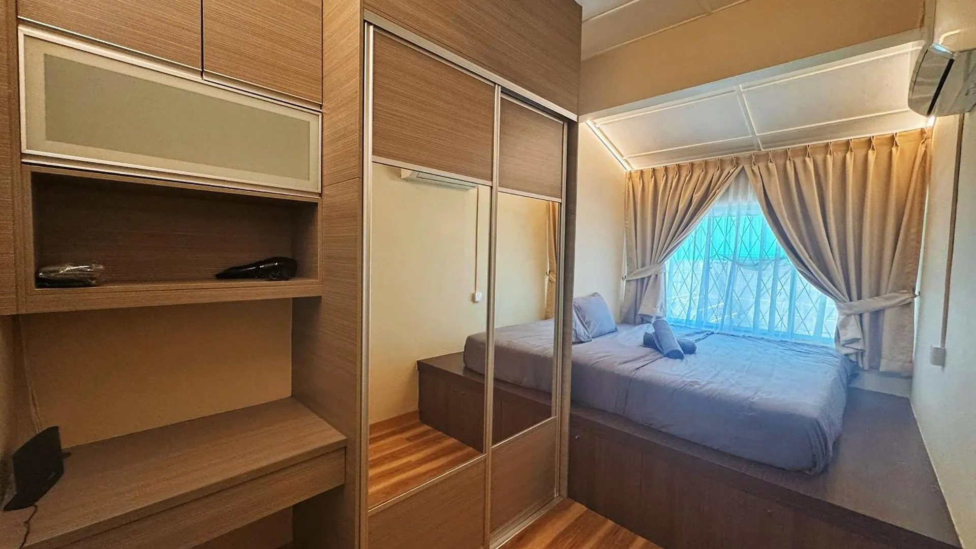 Holiday home Cheap! New, 1-7 Pax Pj Town Area, Easy Parking Villa Petaling Jaya